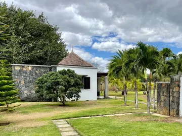 5 Bedroom Villa