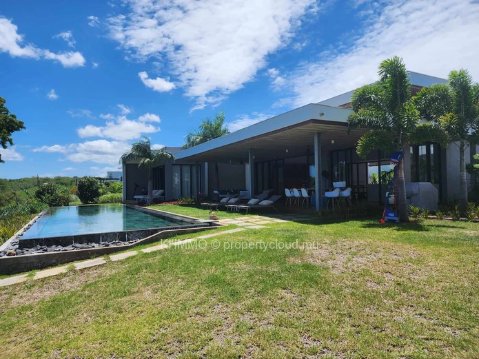 For Sale: Luxury 5-Bedrooms Villa With Panoramic Sea And Mountain Views