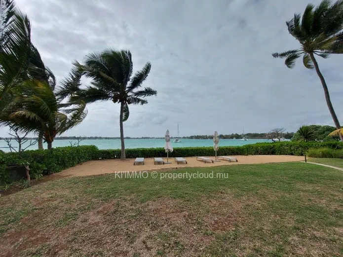 FOR SALE: UNIQUE BEACHFRONT 4 BEDROOMS VILLA IN GRAND BAIE (Accessible to Foreigners)