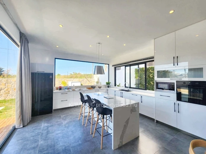 For Sale: Brand New Luxury Villa In Pereybere