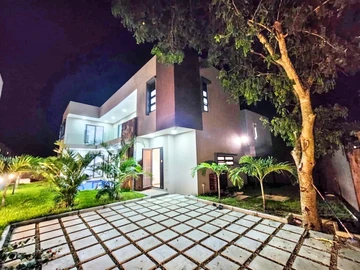 4 Bedroom Villa