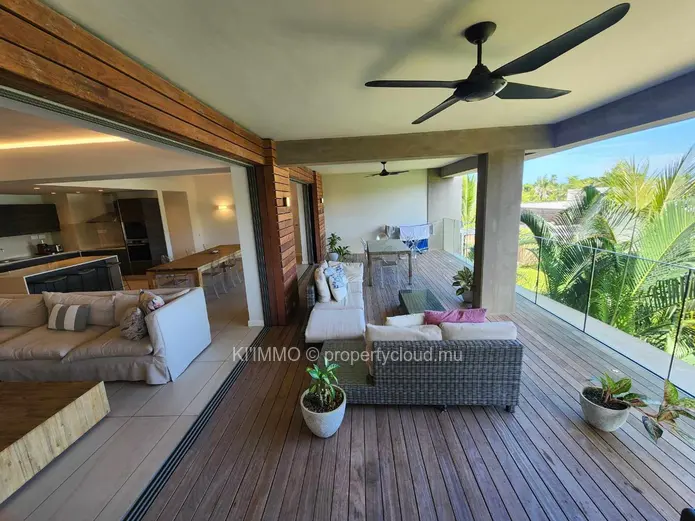 For Sale: Luxury 3-Bedrooms Apartment With Direct Access To The Beach( Accessible To Foreigners)