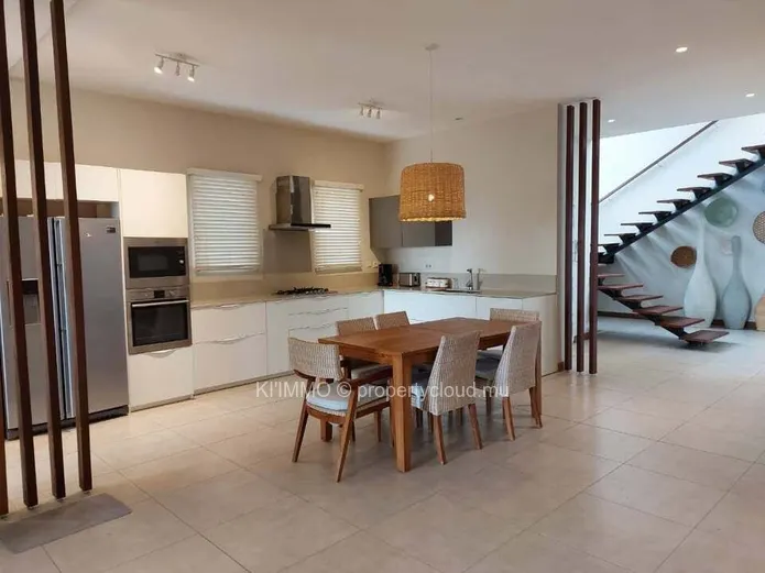 FOR SALE: UNIQUE BEACHFRONT 4 BEDROOMS VILLA IN GRAND BAIE (Accessible to Foreigners)