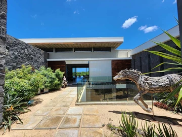 5 Bedroom Villa