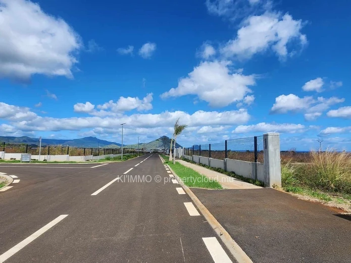 For Sale: 149 Toises In Gated Community Of Flic En Flac With Sea Views