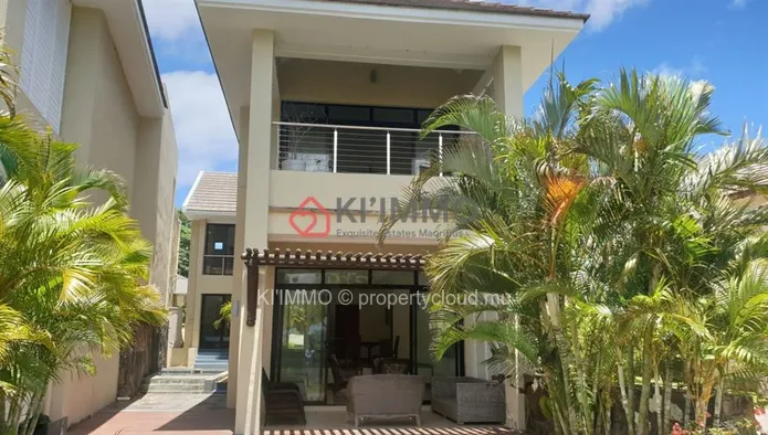 For Sale: Beachfront 4 Bedrooms Duplex In Grand Baie