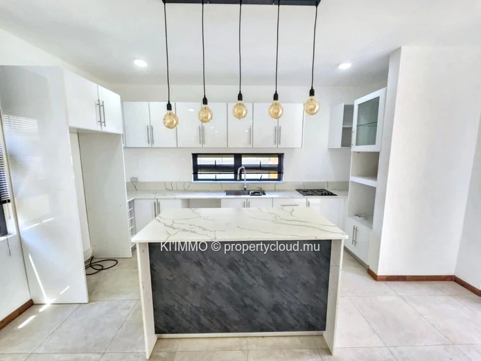For Sale: Brand New 4 Bedrooms Villa In Pereybere
