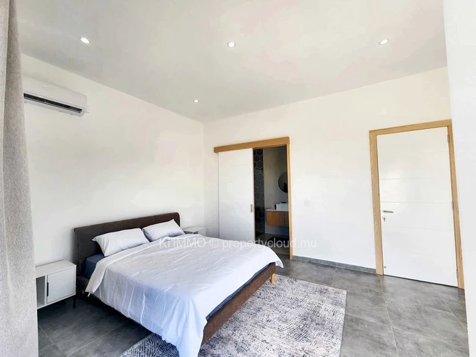 For Sale: Brand New Luxury Villa In Pereybere