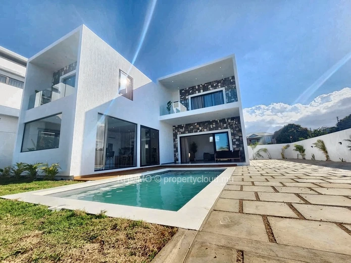 For Sale: Brand New Luxury Villa In Pereybere