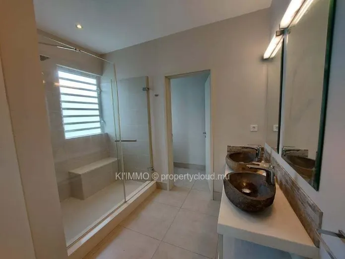 FOR SALE: UNIQUE BEACHFRONT 4 BEDROOMS VILLA IN GRAND BAIE (Accessible to Foreigners)