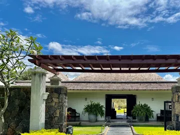 5 Bedroom Villa