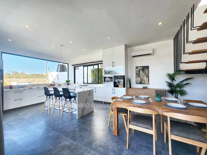 For Sale: Brand New Luxury Villa In Pereybere