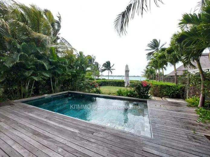 FOR SALE: UNIQUE BEACHFRONT 4 BEDROOMS VILLA IN GRAND BAIE (Accessible to Foreigners)