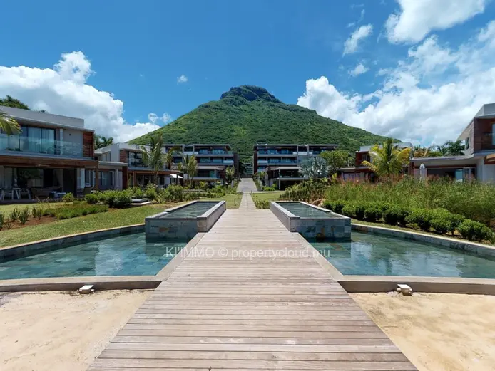 For Sale: Luxury 3-Bedrooms Apartment With Direct Access To The Beach( Accessible To Foreigners)