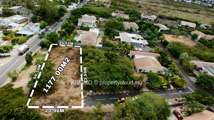For Sale: 309 Toises In Domaine Mont Calme, Tamarin